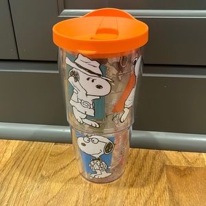 Large tervis snoopy cup with cover